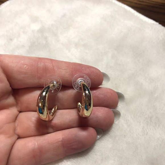 FINAL SALE- LEAVING CLOSET-NO FURTHER DISCOUNTS - Picture 1 of 5